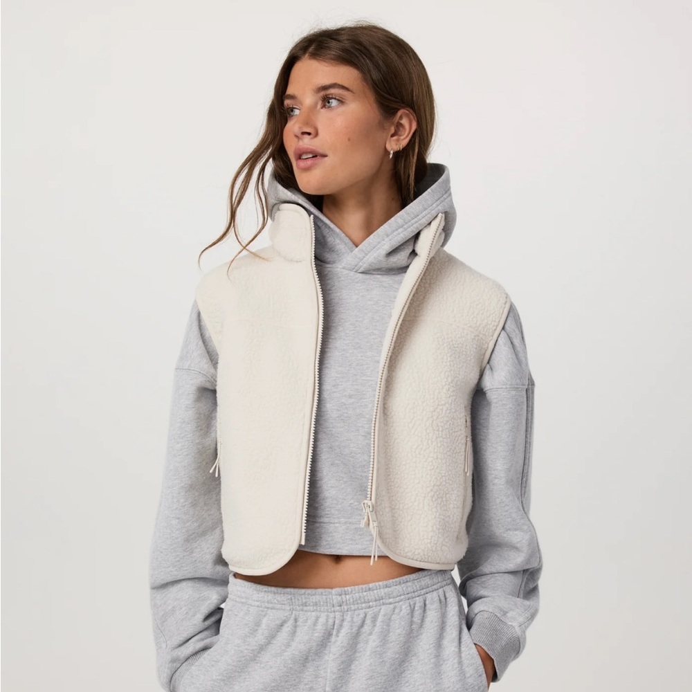 Vuori Cream Sherpa Vest with Zip Pockets